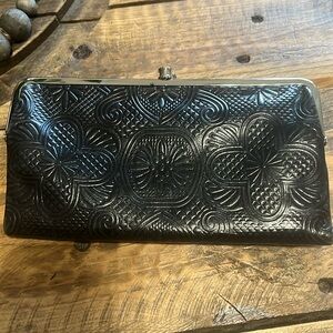 HOBO Lauren Wallet in Embossed Black